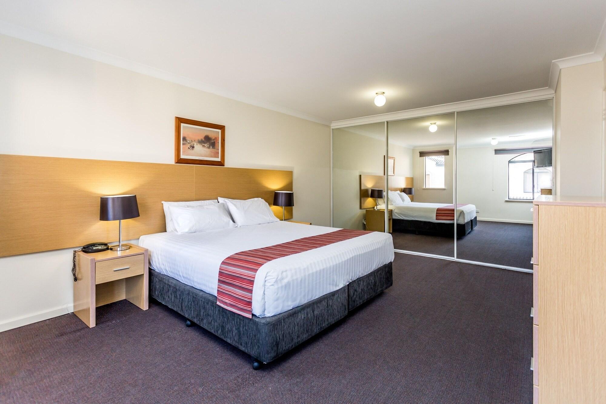 Country Comfort Perth Extérieur photo