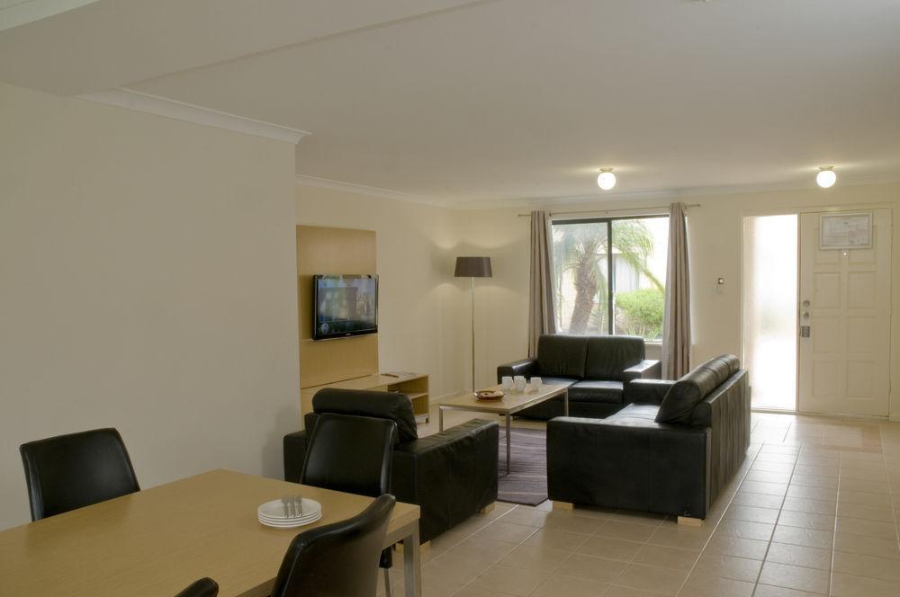 Country Comfort Perth Extérieur photo