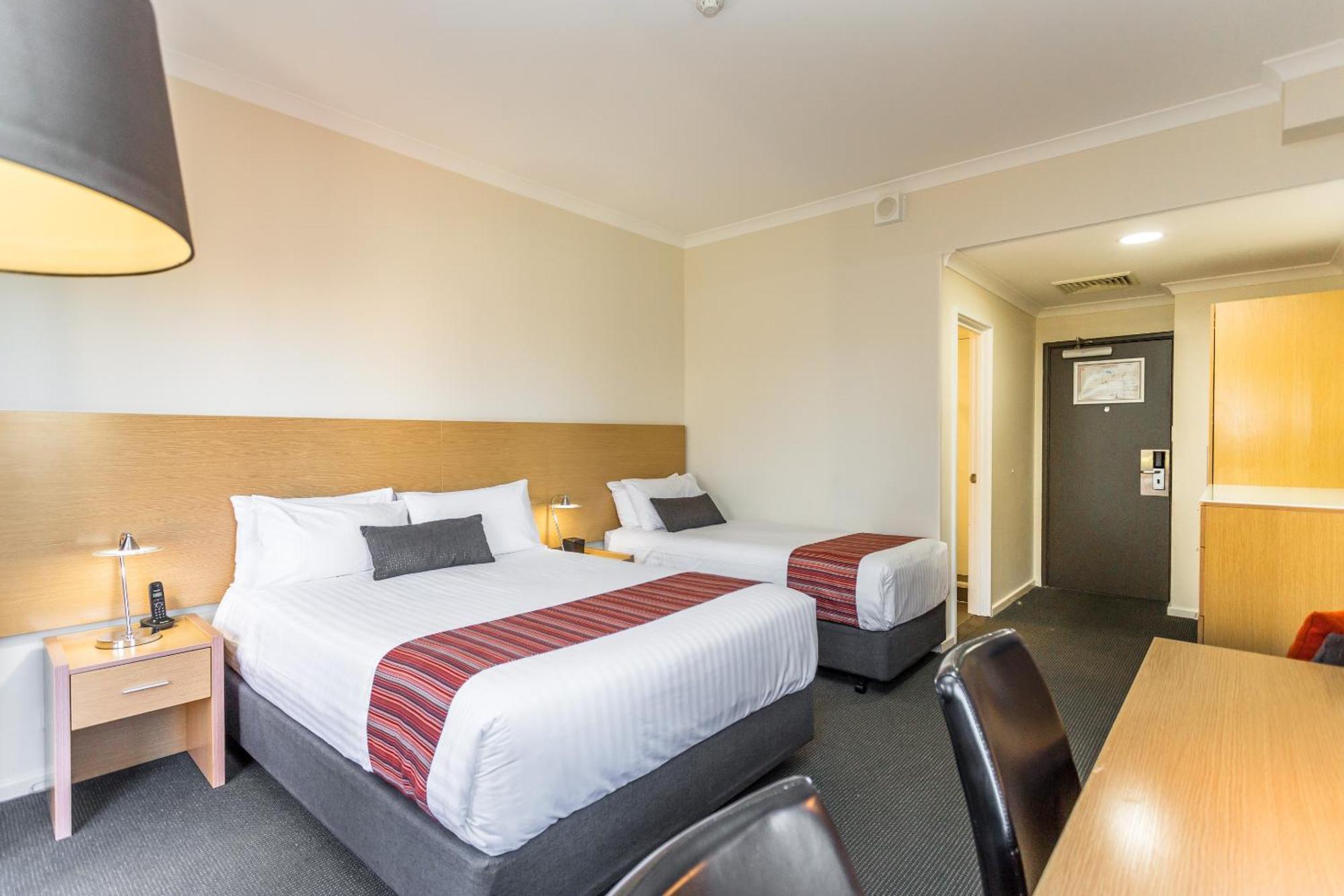 Country Comfort Perth Extérieur photo
