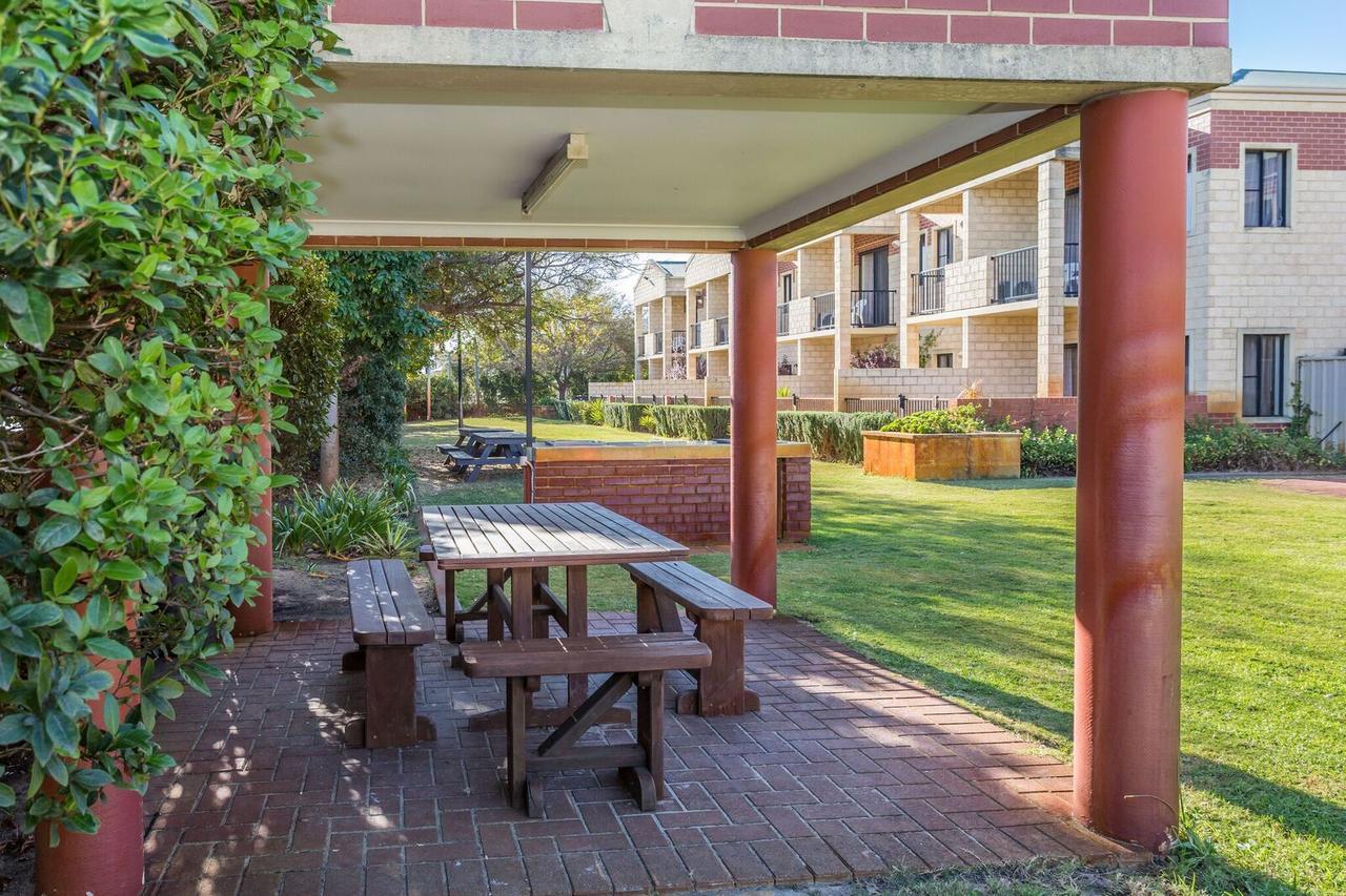 Country Comfort Perth Extérieur photo